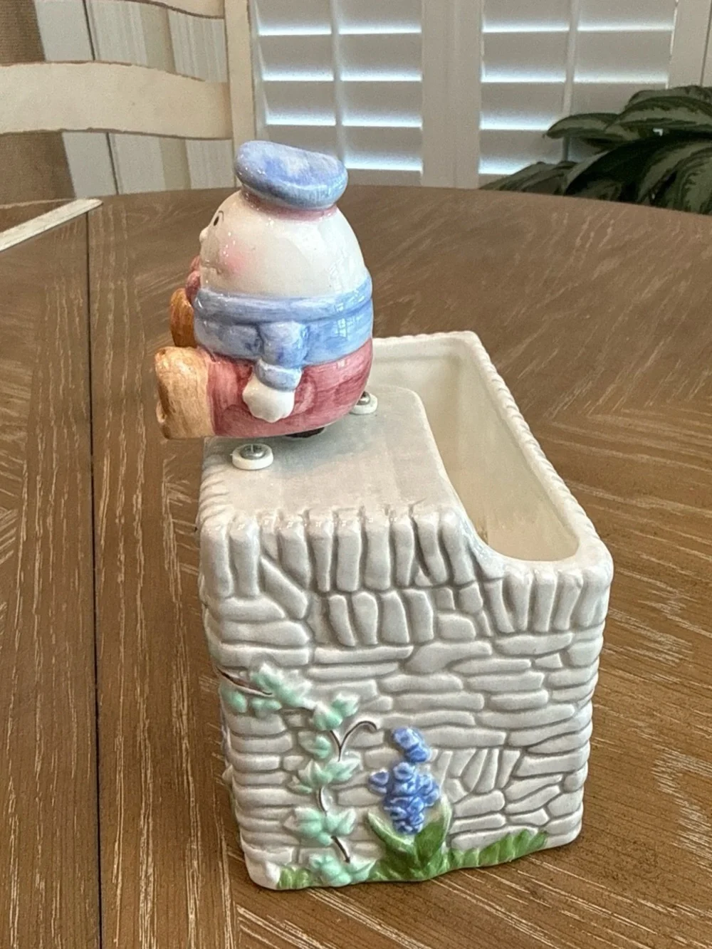 LBK Ceramic Humpty Dumpty Planter Flower Pot plays music Tested Works